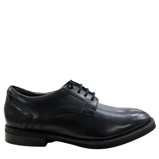 Clarks Unhughlace Black